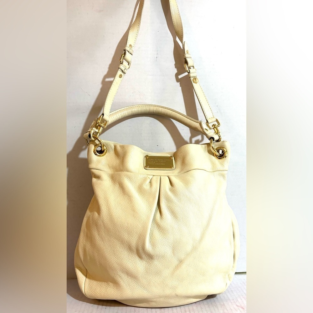 Marc by Marc Jacob’s Elegant cream Shoulder Bag